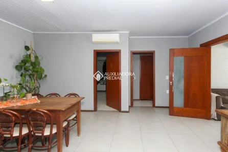 Casa com 3 Quartos para alugar, 132m² no Niterói, Canoas