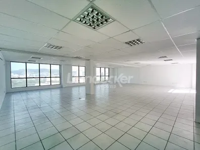 Sala Comercial para alugar, 209m² no Petrópolis, Porto Alegre