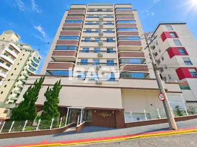 Apartamento com 2 Quartos para alugar, 82m² no Centro, Florianópolis
