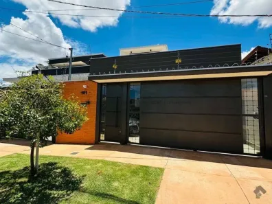 Casa com 3 Quartos à venda, 132m² no Parque Residencial Rita Vieira, Campo Grande