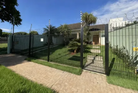 Casa com 3 Quartos para alugar, 273m² no Zona 02, Maringá