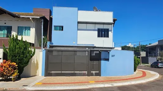 Sobrado com 3 Quartos à venda, 140m² no Carandá Bosque, Campo Grande