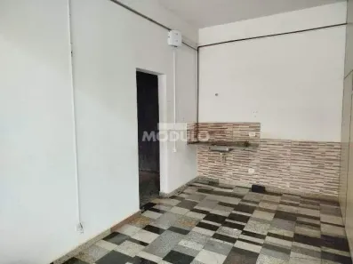 Ponto Comercial para alugar, 220m² no Tubalina, Uberlândia