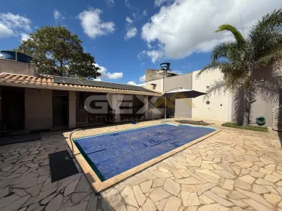 Casa com 3 Quartos à venda, 204m² no Das Oliveiras, Divinópolis