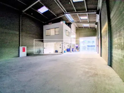 Galpão/Depósito/Armazém com 1 Quarto para alugar, 660m² no Municípios, Balneário Camboriú
