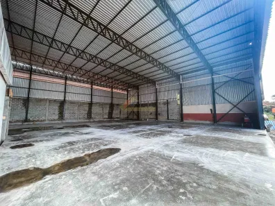 Galpão/Depósito/Armazém para alugar, 650m² no João Antônio Gonçalves, Divinópolis