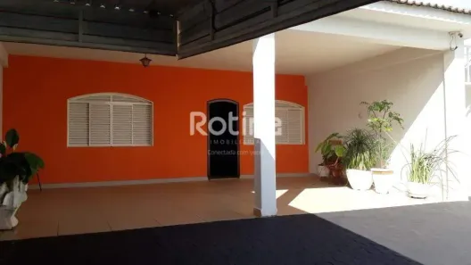 Casa com 3 Quartos à venda, 234m² no Brasil, Uberlândia