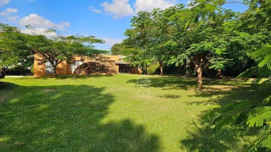 Fazenda/Sítio com 4 Quartos à venda, 274m² no Vale das Laranjeiras, Indaiatuba