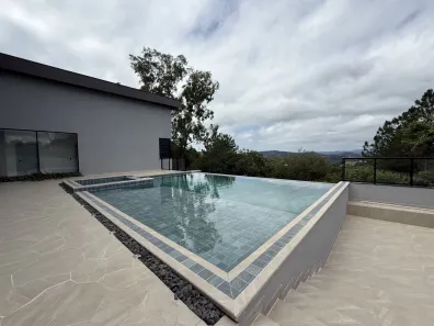 Fazenda/Sítio com 4 Quartos à venda, 1800m² no Porta do Sol, Mairinque