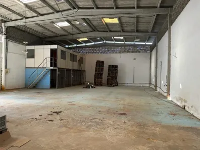 Galpão/Depósito/Armazém para alugar, 400m² no Recreio Ipitanga, Lauro de Freitas