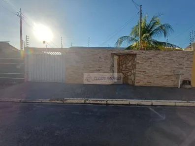 Casa com 2 Quartos à venda, 137m² no Jardim Jockey Club, Cuiabá