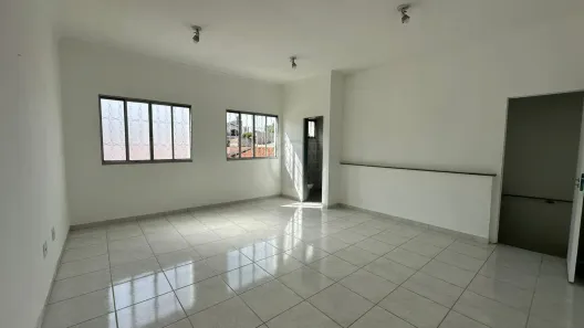 Prédio Comercial com 5 Quartos à venda, 150m² no Vila Vianelo, Jundiaí