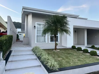 Casa de Condomínio com 3 Quartos à venda, 170m² no Sertãozinho, Bombinhas