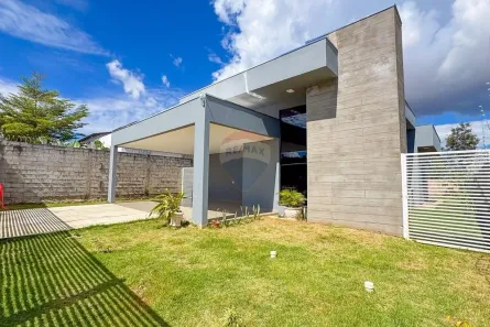 Casa com 3 Quartos à venda, 204m² no Setor Habitacional Tororó, Brasília