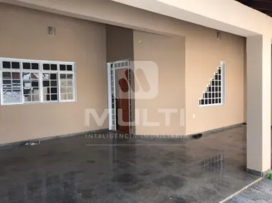 Casa com 3 Quartos para alugar, 207m² no Santa Mônica, Uberlândia