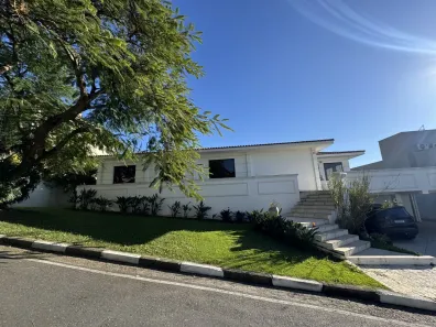 Casa de Condomínio com 3 Quartos para alugar, 239m² no Arujázinho IV, Arujá