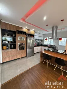 Casa com 3 Quartos para venda ou aluguel, 277m² no Jardim Monte Kemel, São Paulo