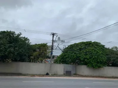 Imóvel Comercial com 1 Quarto para alugar, 840m² no Vila Zezé, Jacareí