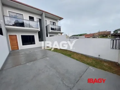 Casa com 2 Quartos para alugar, 90m² no Forquilhas, São José