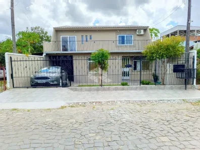 Casa com 5 Quartos à venda, 200m² no Juscelino Kubitschek, Santa Maria