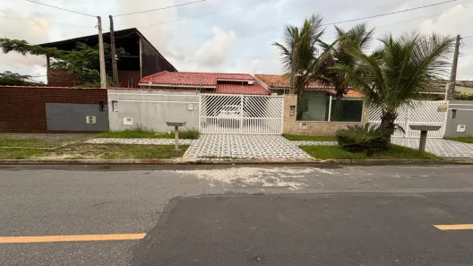 Casa com 3 Quartos à venda, 250m² no Centro, Peruíbe