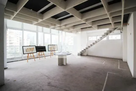 Apartamento com 2 Quartos à venda, 200m² no Jardim Paulistano, São Paulo