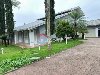 Casa com 5 Quartos à venda, 548m² no Floresta, Joinville