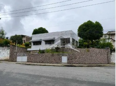 Casa com 3 Quartos à venda, 275m² no Cajueiro, Recife