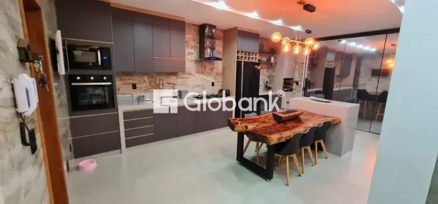 Casa com 3 Quartos à venda, 190m² no Loteamento Reserva Real, Montes Claros