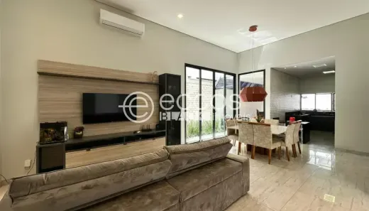 Casa de Condomínio com 3 Quartos à venda, 194m² no Estância dos Ipês, Uberaba