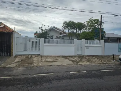 Casa com 3 Quartos à venda, 220m² no Parque Califórnia, Campos dos Goytacazes