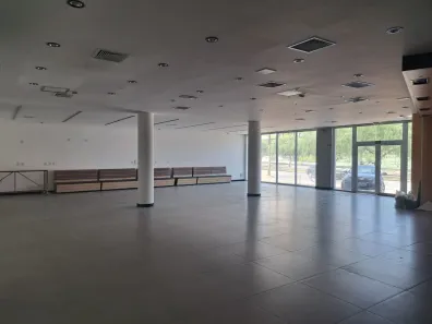 Sala Comercial para alugar, 250m² no Anhangabaú, Jundiaí
