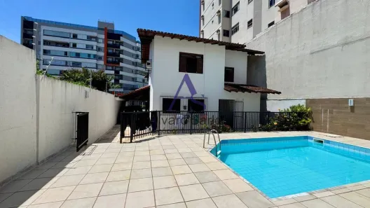 Casa com 3 Quartos para alugar, 210m² no Jardim Camburi, Vitória