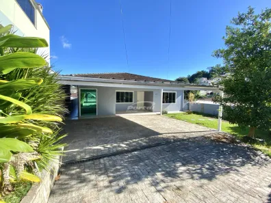 Casa com 4 Quartos para alugar, 393m² no Escola Agrícola, Blumenau