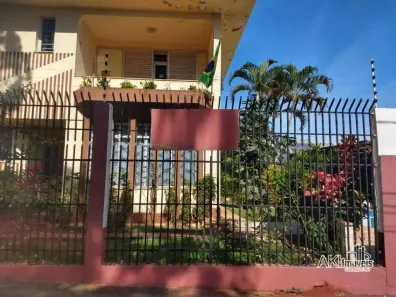 Sobrado com 4 Quartos à venda, 649m² no Zona 08, Maringá