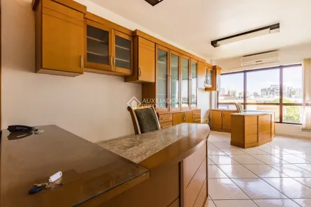Sala Comercial à venda, 33m² no São Geraldo, Porto Alegre