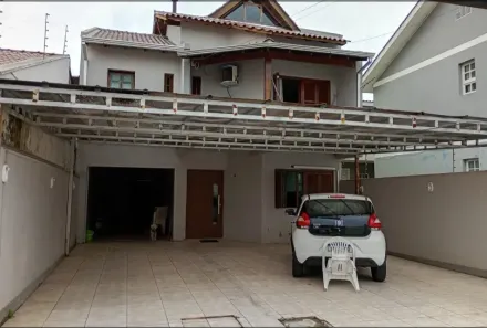 Casa com 3 Quartos para alugar, 220m² no Harmonia, Canoas