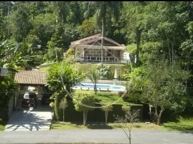 Casa com 3 Quartos à venda, 191m² no Centro, Embu-Guaçu
