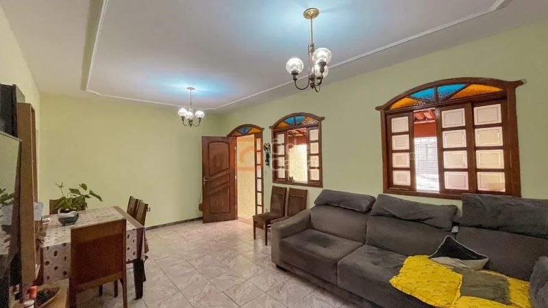 Casa com 3 quartos — Copacabana, Belo Horizonte