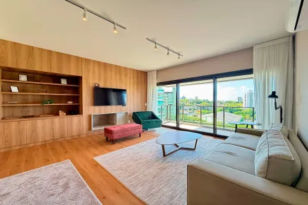 Apartamento com 3 Quartos para alugar, 155m² no Três Figueiras, Porto Alegre