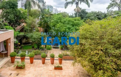 Casa com 4 Quartos à venda, 600m² no Pacaembu, São Paulo