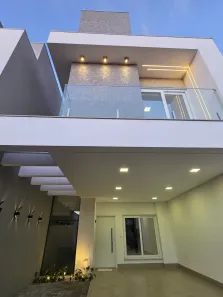 Sobrado à venda, 197m² no Jardim Paris VI, Maringá
