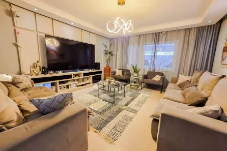 Sobrado com 3 Quartos para alugar, 356m² no Parque João Ramalho, Santo André