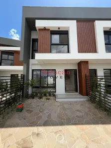 Sobrado com 3 Quartos à venda, 110m² no Igara, Canoas