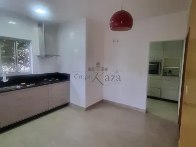 Sobrado com 8 Quartos à venda, 240m² no Jardim Satélite, São José dos Campos