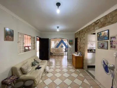 Casa com 3 Quartos à venda, 120m² no Jardim Guararapes, Londrina