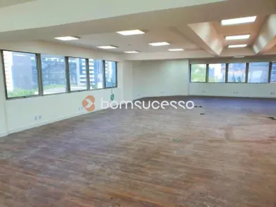 Ponto Comercial para alugar, 204m² no Cidade Monções, São Paulo