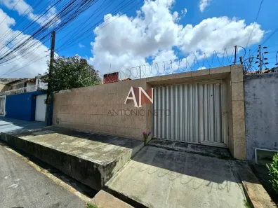 Casa com 3 Quartos à venda, 180m² no Itaperi, Fortaleza