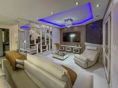 Casa de Condomínio com 3 Quartos à venda, 200m² no Niterói, Canoas