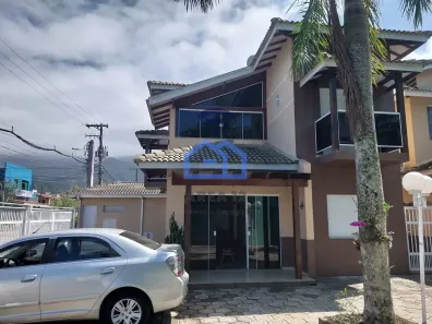 Sobrado com 3 Quartos à venda, 130m² no Massaguaçu, Caraguatatuba